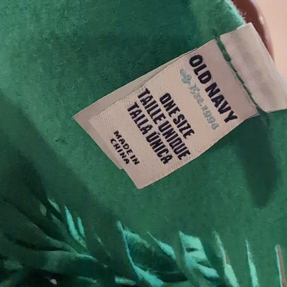 EUC Old Navy Womens Green Scarf with Fringes - Picture 7 of 7